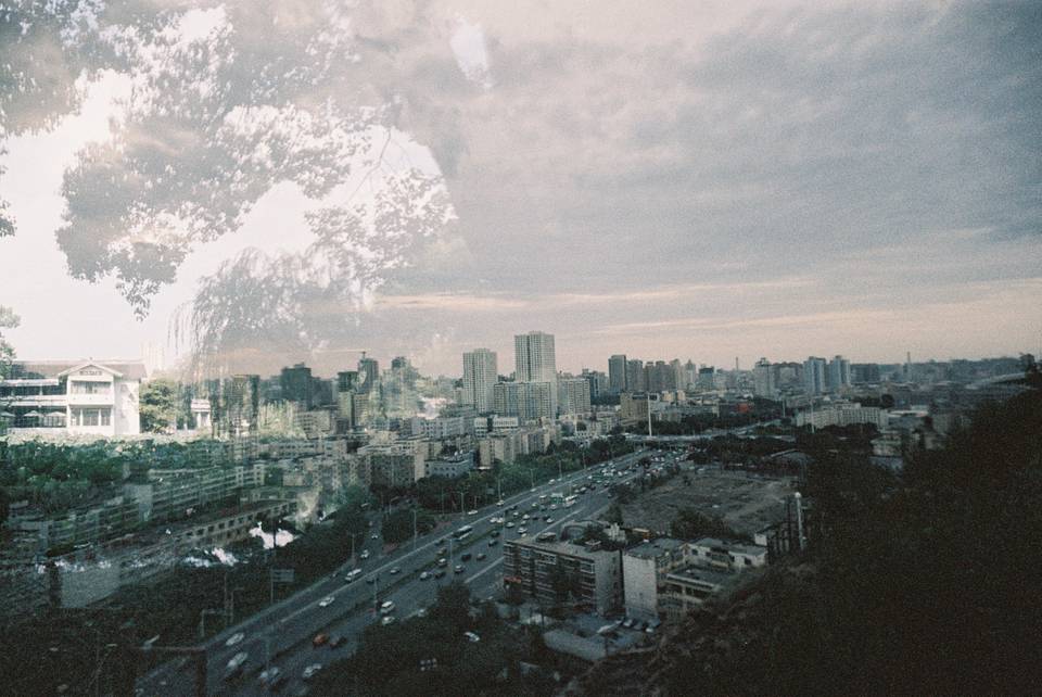 无锡 × 乌鲁木齐｜© 丁也、陈雪｜LomoChrome Color '92 ISO 400 135 日落版