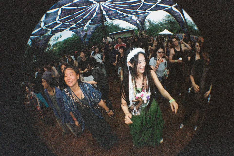 © 饼干， 春游音乐节 | 使用 Fisheye No.2 135 第二代鱼眼胶片相机 &amp; Lomography Color Negative ISO 800 135 彩色负片胶卷 拍摄