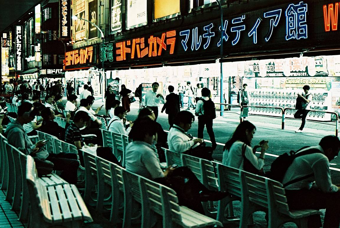 LomoMission: Urban Jungle Through the LomoChrome Metropolis