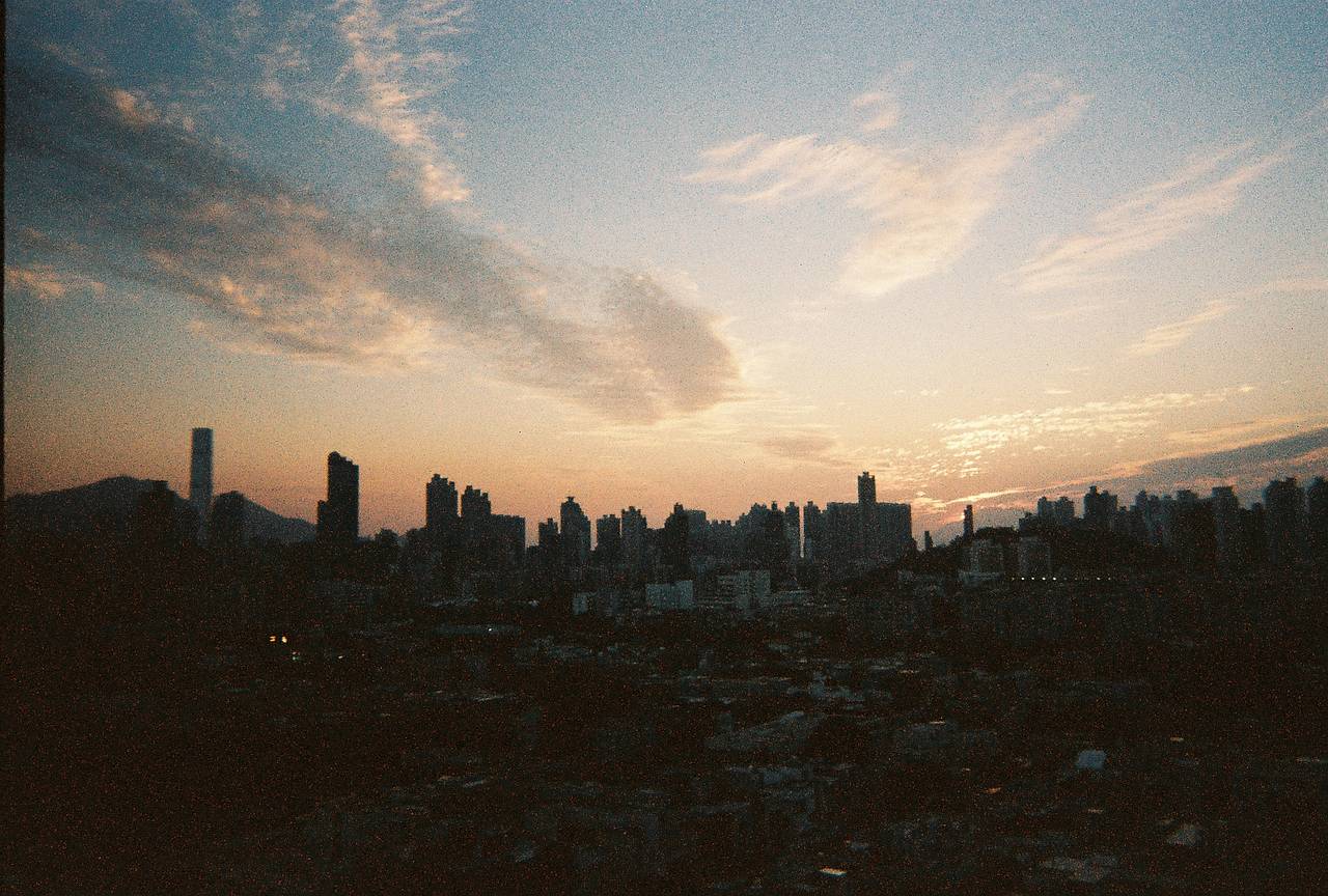 適合所有光線 － LomoChrome Classicolor 在陽光直射下，畫面透出柔和光澤；在陰暗環境中，則呈現溫暖沉穩的大地色調。