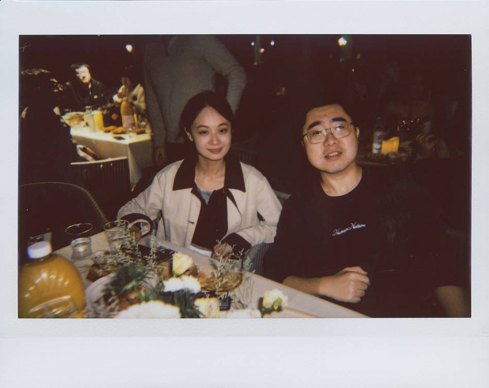 © 养乐多 | 使用 Lomo'Instant Wide 宽幅拍立得相机套装－经典墨黑色 拍摄