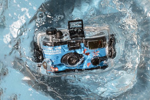 Analogue Aqua Reloadable Camera & Underwater Case Color Negative 400