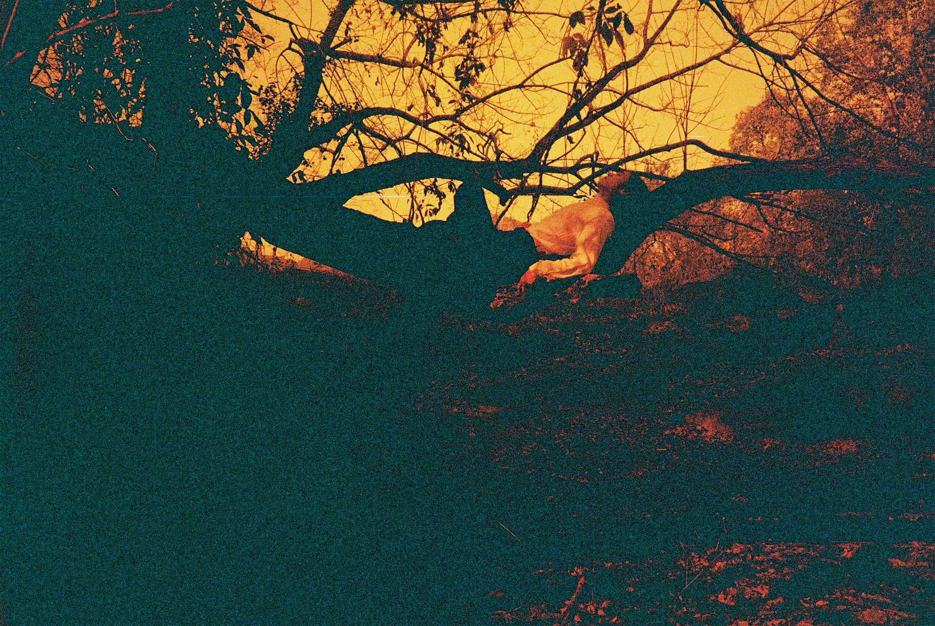 © 空调水 ，模特：欧阳 | 使用 Lomo MC-A 135 全自动随拍胶片相机 &amp; Lomography Redscale XR ISO 50-200 135 红调负片胶卷 ，搭配不同相机 ISO 值设置拍摄