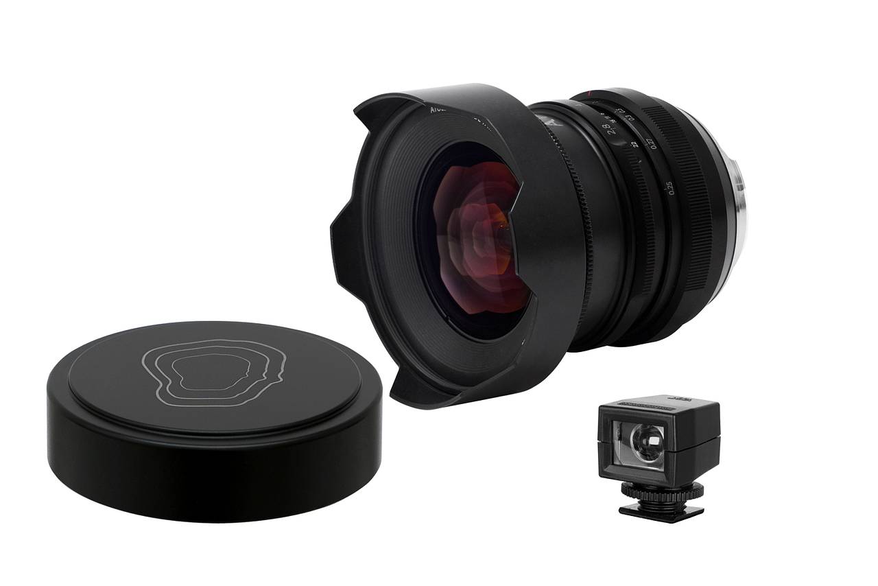 Every lens comes with an external optical viewfinder for accurate composition with analogue cameras.
