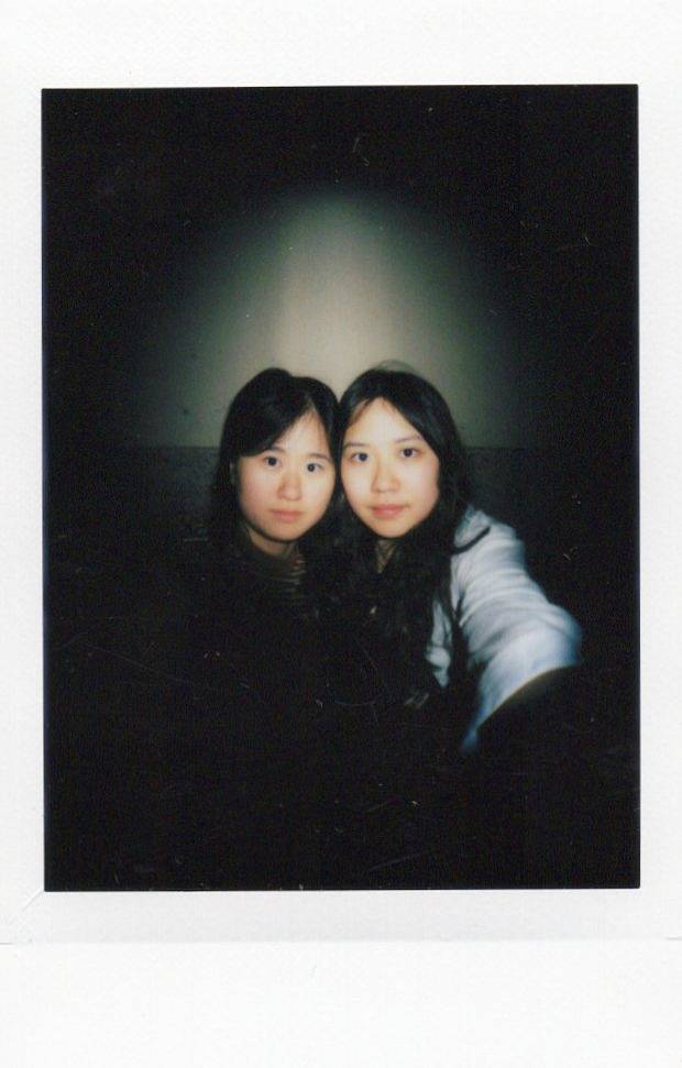 照片由苹果使用 Lomo'Instant Autom 自动拍立得相机 拍摄