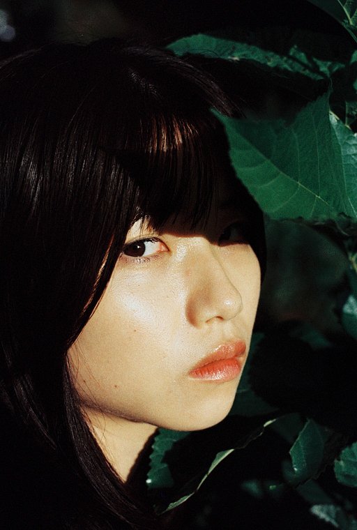 Yusuke Nakamura Captures Nostalgic Portraits on the New LomoChrome Classicolor 35 mm ISO 200