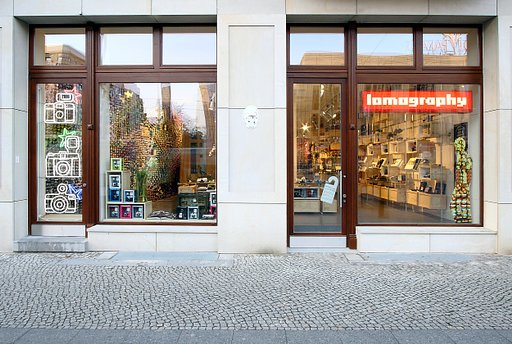 Lomography Gallery Store Berlin - Hereinspaziert