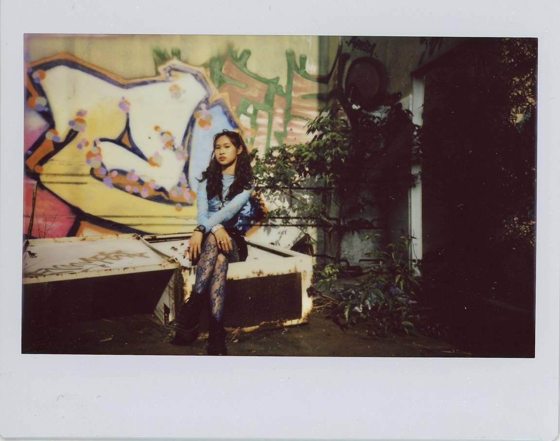 【Lomo’Instant Wide Glass 拍立得相機】「螢幕可能會騙人 但底片不會」：攝影師 若 談拍立得攝影和實體影像的溫度