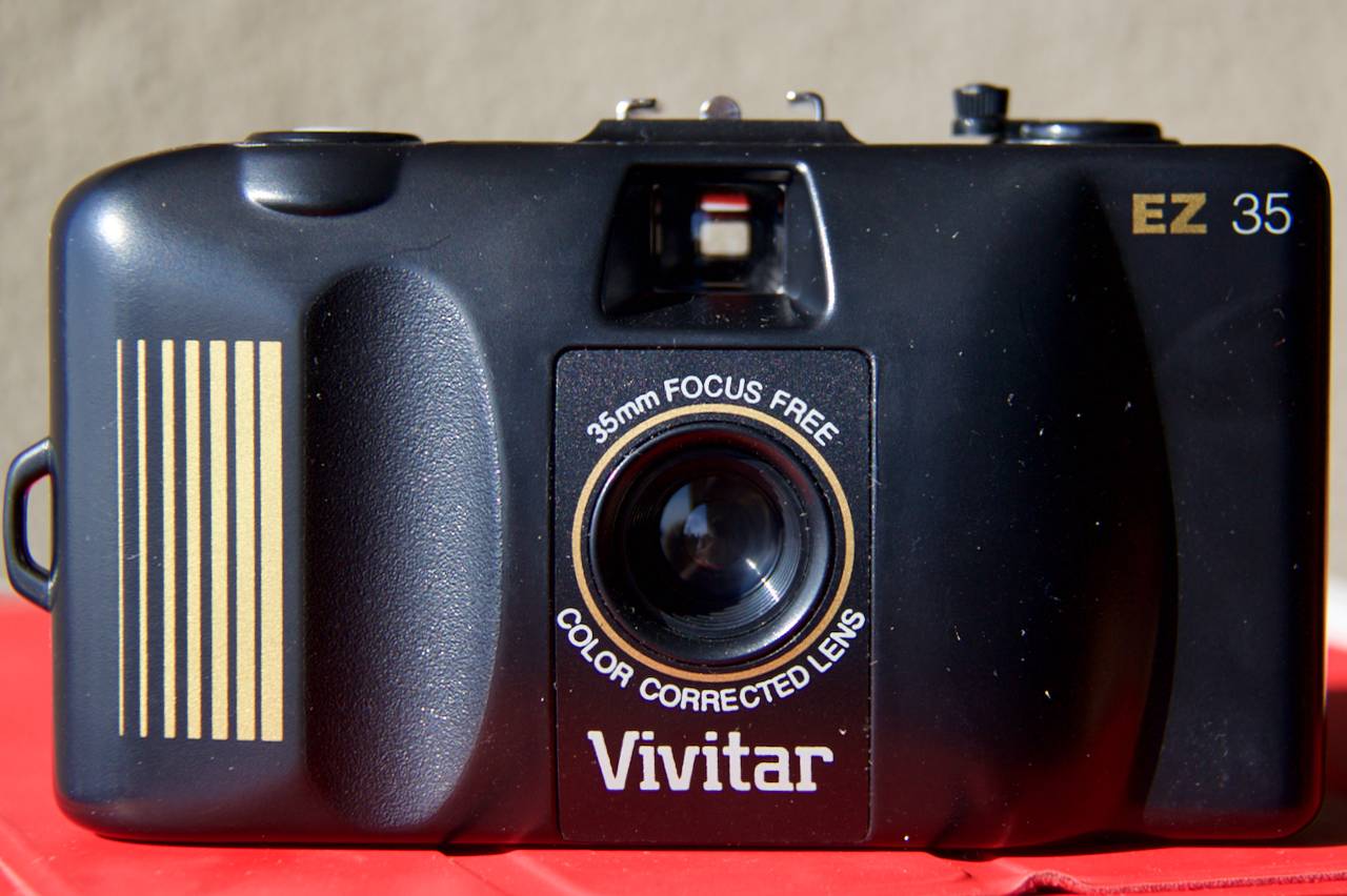 Lomopedia: Vivitar EZ35 · Lomography