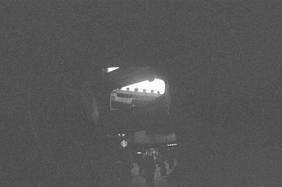 由 Doris 使用Fisheye No.2 135 和Lomography B&amp;W ISO 400 Berlin Kino 135 柏林黑白胶卷 拍摄