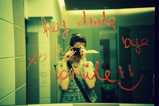 32 ภาพ Self-Portrait กับกระจกที่ถ่ายด้วยกล้อง Lomo LC-A+