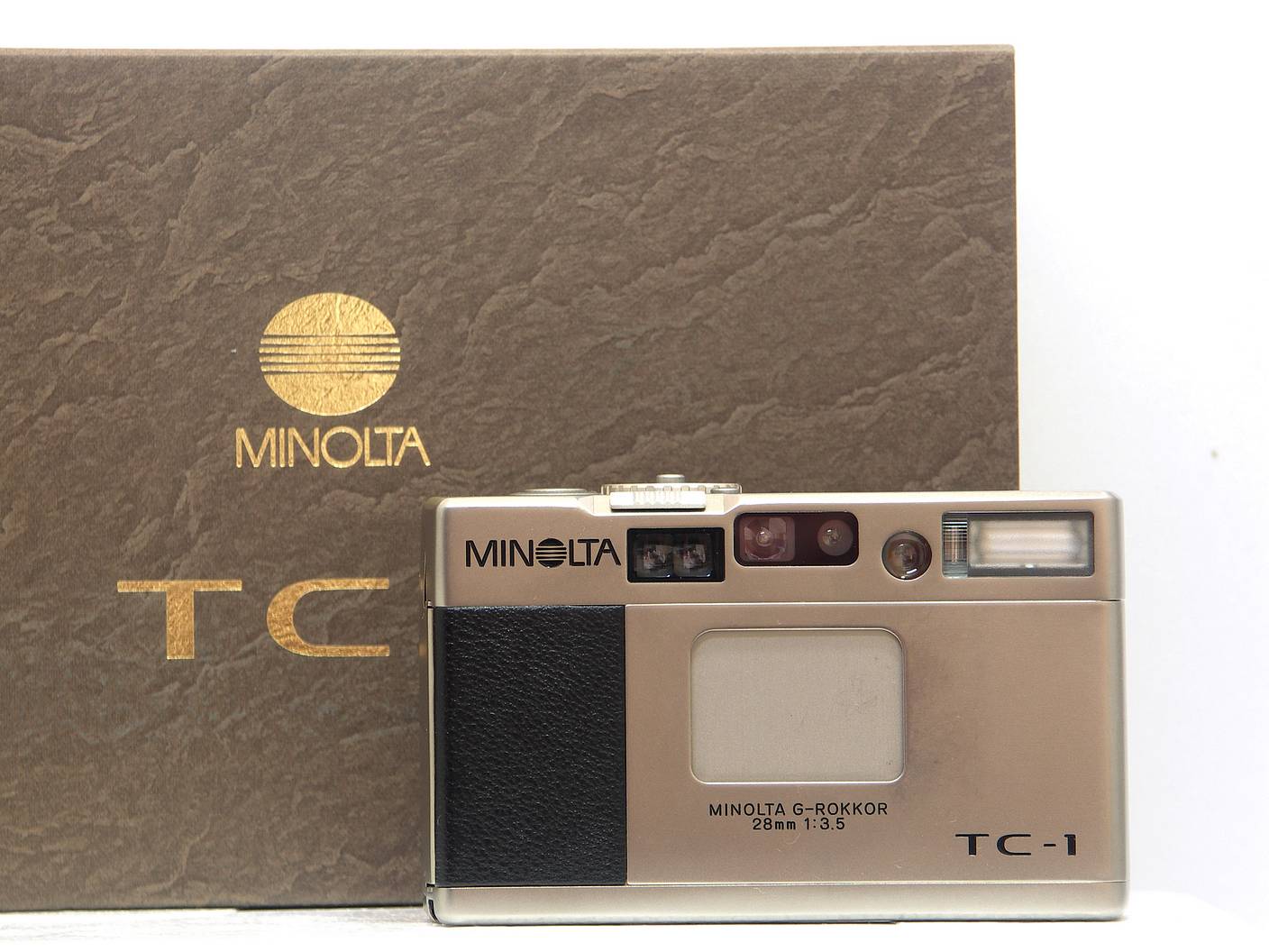 Lomopedia: Minolta TC-1 Review & Film Recommendations · Lomography