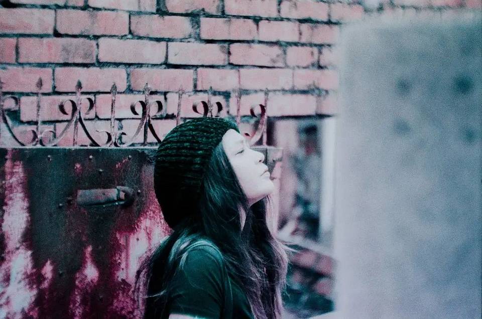 ©Shawnlin | 镜头：Petzval 匹兹伐 80.5 艺术镜头｜胶卷：LomoChrome Purple 紫调胶卷