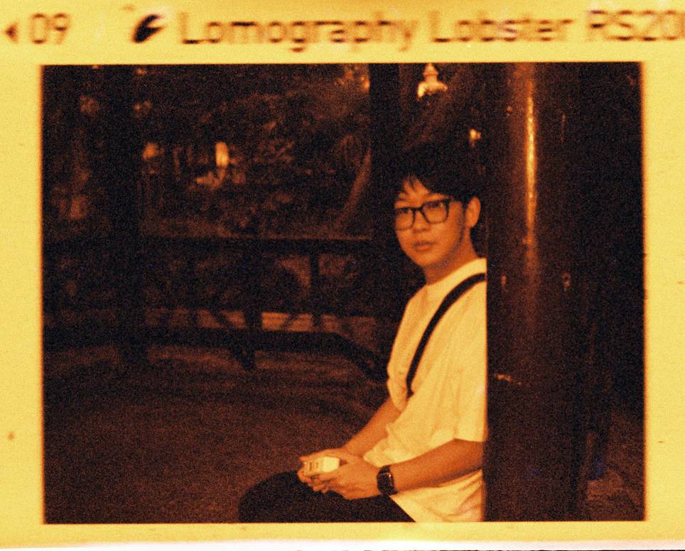 Credits: 孙焱嫣 孙国聪｜Lomography Lobster Redscale 110 红调负片胶卷