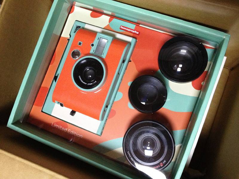 ようこそ！露模' 即席光画機！ · Lomography