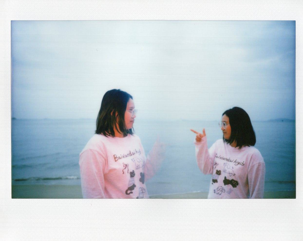 © Deng Xiaona, Feng Jingzhi, Meng Lu, Jin Yuxuan, Liu Baiyu, Zhou Yi, Wang Xiangyi, 使用 Lomo'Instant Wide Glass 宽幅玻璃镜头拍立得相机 &amp; Lomo'Instant Square Glass 方形拍立得相机 &amp; Lomo’Instant Automat Glass 广角玻璃镜头拍立得相机 拍摄