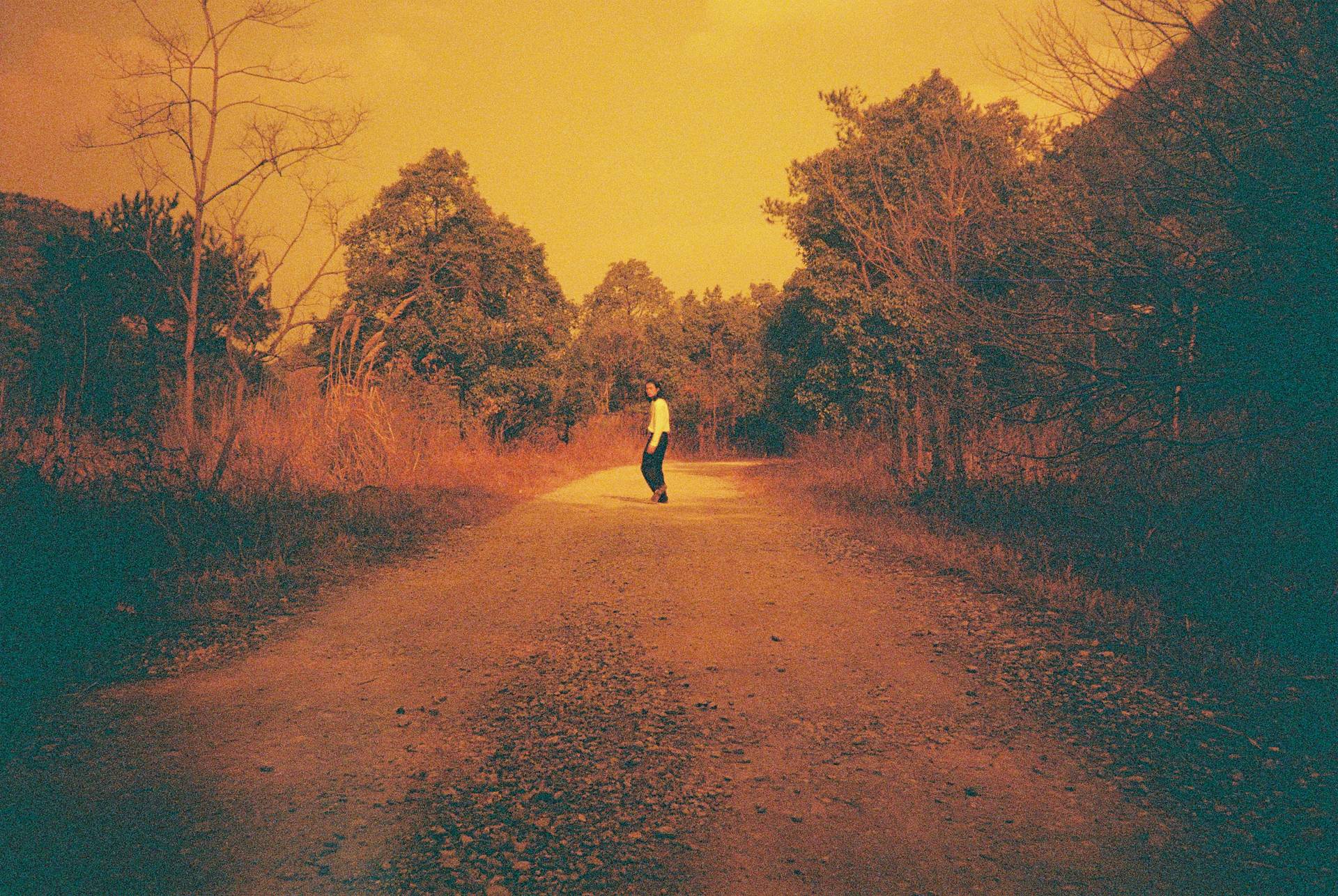 © 空调水 ，模特：欧阳 | 使用 Lomo MC-A 135 全自动随拍胶片相机 &amp; Lomography Redscale XR ISO 50-200 135 红调负片胶卷 拍摄
