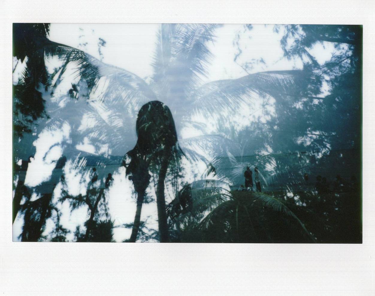© Zhang Ziying, Song Zhenyi, Luo Shisi, Zhang Hanzhi, Deng Xiaona, Feng Jingzhi, Hu Di, 使用 Lomo'Instant Wide Glass 宽幅玻璃镜头拍立得相机 &amp; Lomo’Instant Automat Glass 广角玻璃镜头拍立得相机 拍摄