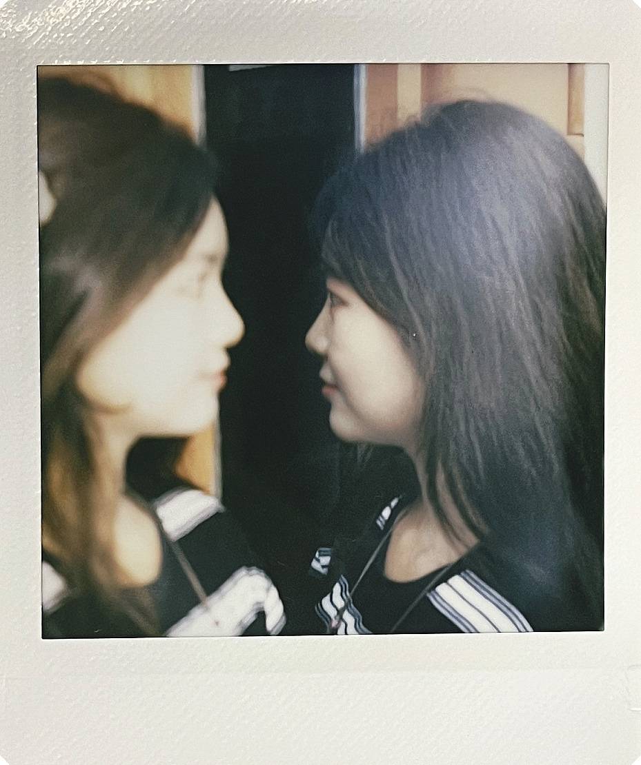本次拍立得工作坊参与者作品，使用 Lomo'Instant Square 方形拍立得相机套装 - 梦幻庄园版 ，搭配 Splitzer 影像分割器 及 多重曝光功能 拍摄