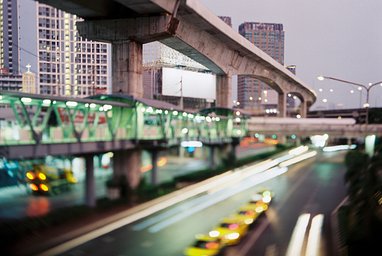 Lens: Tōkyō Kogaku Topcor Professional 105mm f/3.5 · Lomography