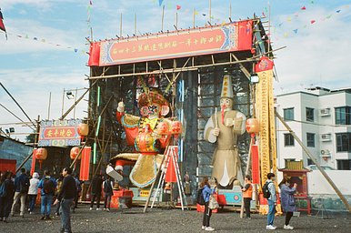 カメラ: olympus oz 105r · Lomography
