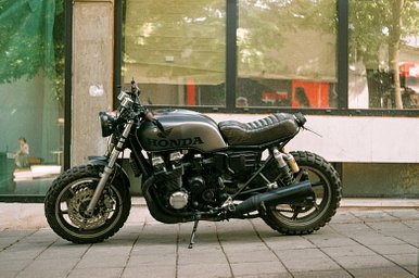 Lens: Schneider - Kreuznach Xenar 45mm f2.8 · Lomography