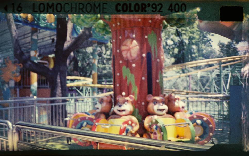 Lomomatic 110 自动玻璃镜头胶片相机连闪光灯 + LomoChrome Color '92 ISO 400 110 彩色负片