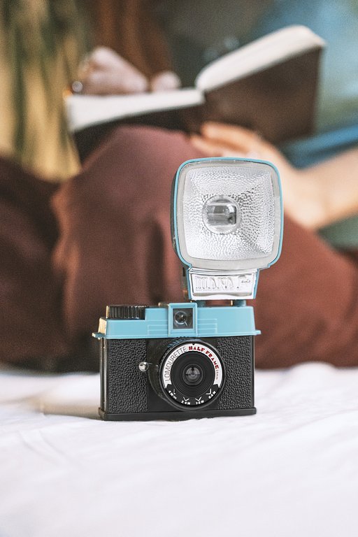 Half-frame Lomourette