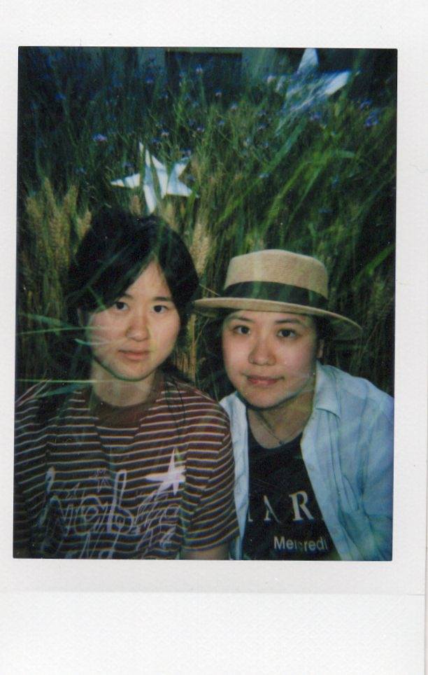 照片由苹果使用 Lomo'Instant Autom 自动拍立得相机 拍摄