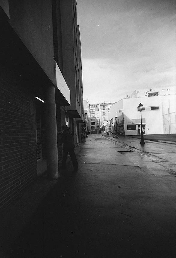 使用 LomoApparat 21mm 阿帕赫超广角胶片相机 和 Lomography B&W Earl Grey ISO 100 135 黑白胶卷 拍摄