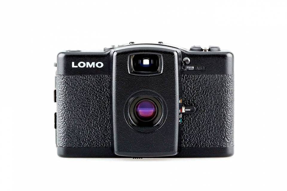 LOMO LC-A+とLOMO LC-Wide、あなたはどっち派？ · Lomography