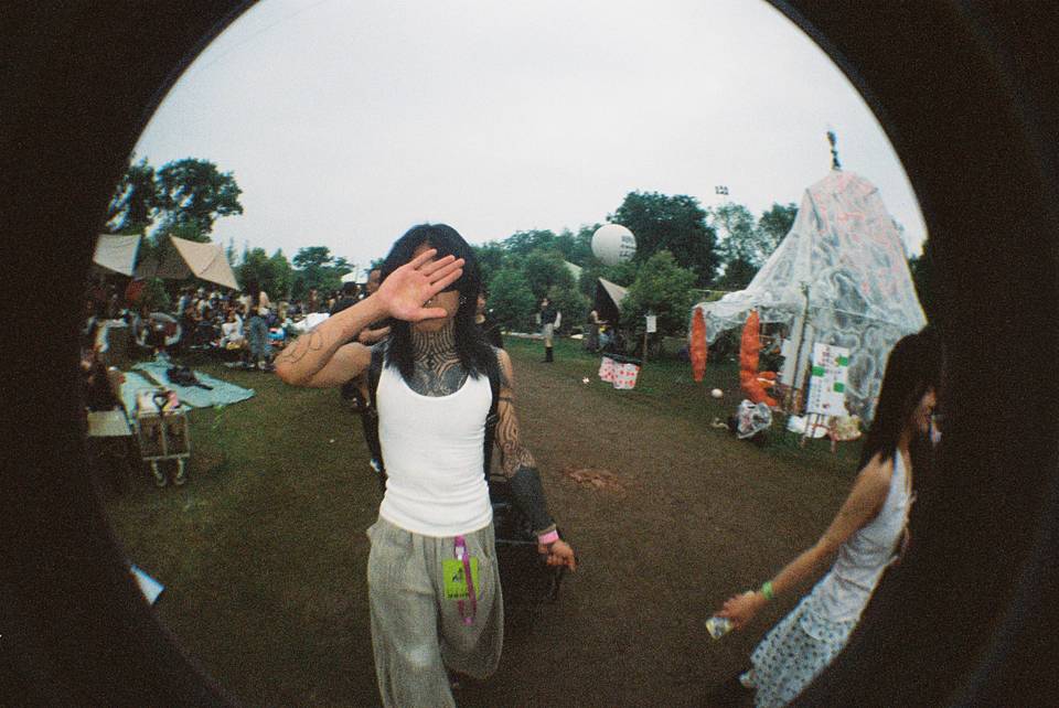 © 饼干， 春游音乐节 | 使用 Fisheye No.2 135 第二代鱼眼胶片相机 &amp; Lomography Color Negative ISO 800 135 彩色负片胶卷 拍摄