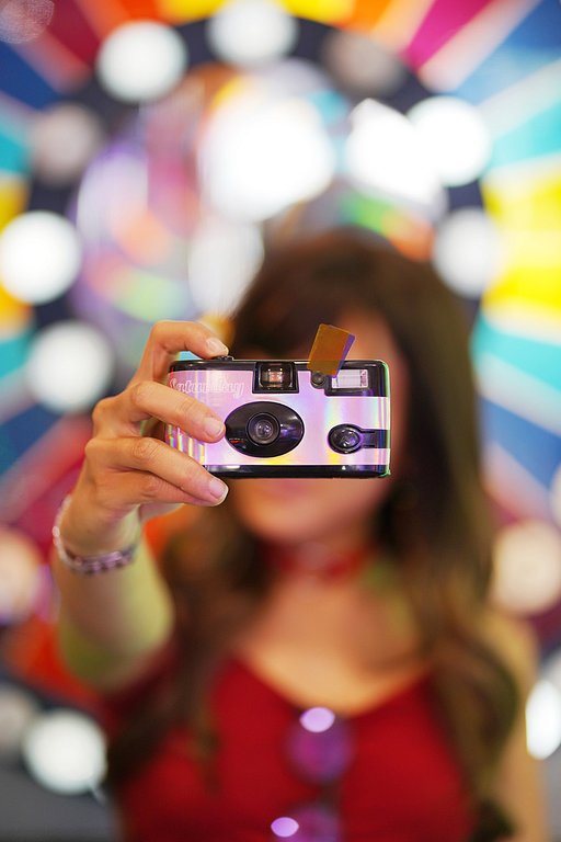 Simple Use Reloadable Film Camera LomoChrome Purple Saturday Edition