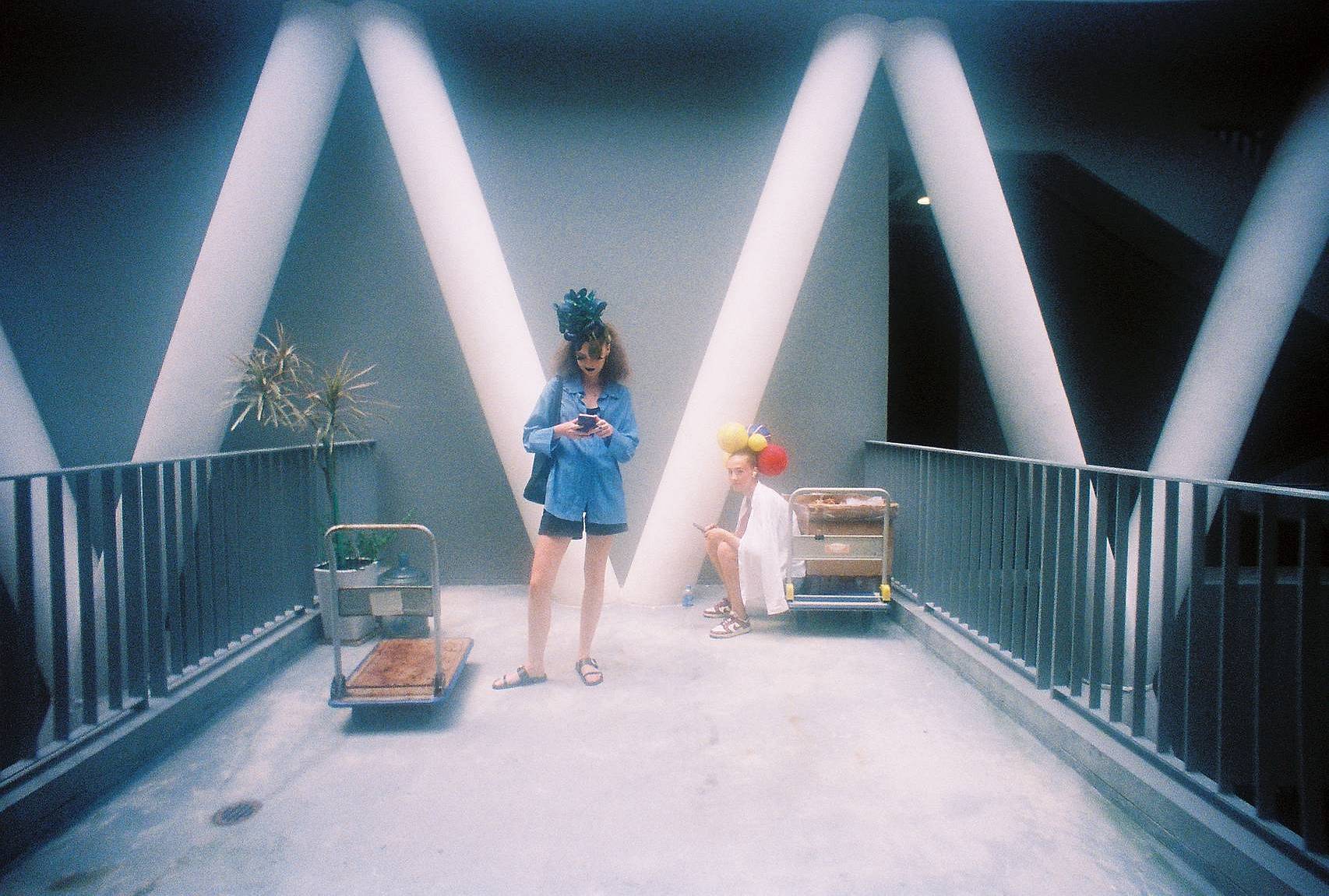 © 由 HKDI 摄影导师和学生组成的拍摄团队拍摄 ｜ Lomo LC-Wide 135 胶片相机 及 LomoApparat 超广角胶片相机