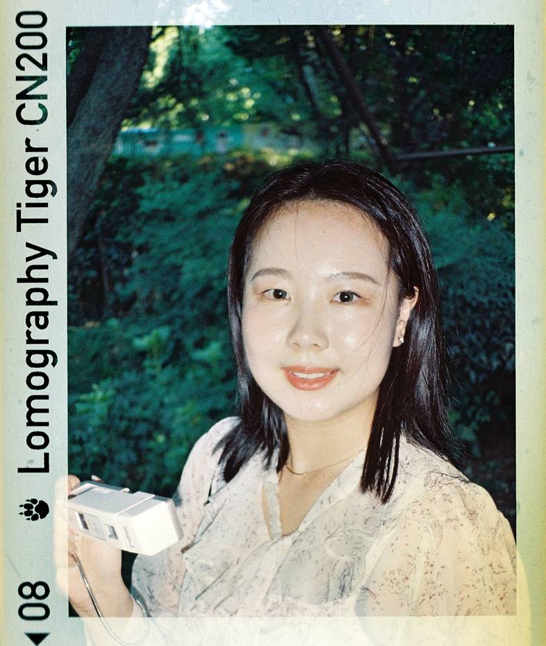 Credits: 吴越 Betty 朱怡周｜ LomoChrome Color '92 ISO 400 110 日落版、 Lomography CN Tiger 110 负片胶卷