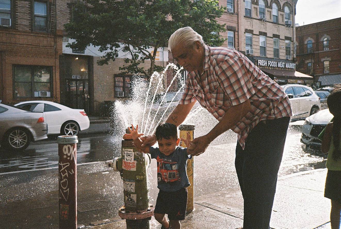 Photos by Nikita Krakhofer | Lomo MC-A 135 全自动随拍胶片相机 | Lomography Color Negative ISO 400 135 彩色负片胶卷