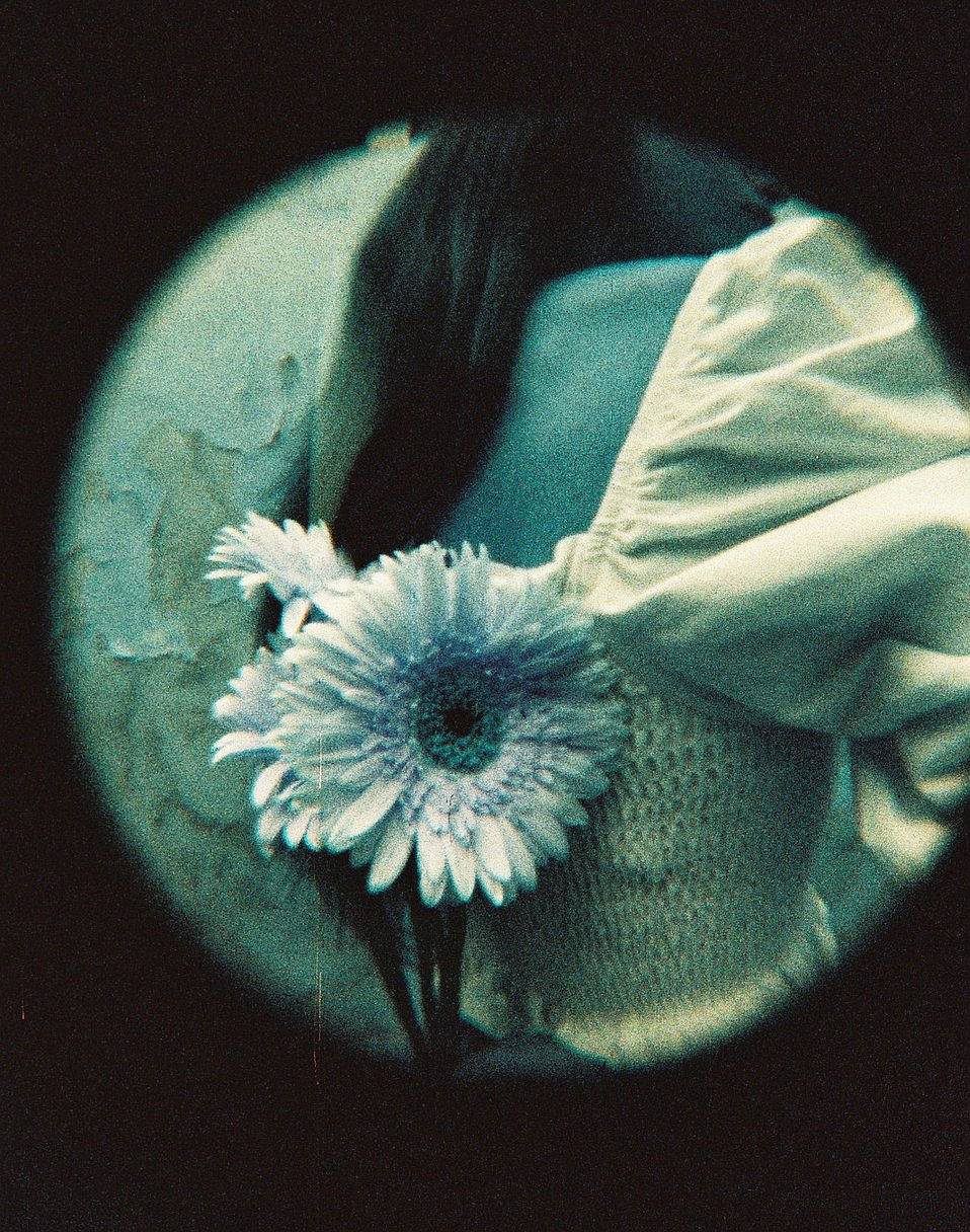 由 Agni Ayushatya 使用迷你鱼眼胶片相机和 LomoChrome Turquoise 绿松石胶卷拍摄