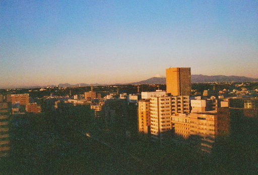Minox 35 GT vs Minox 35 GT-E with Lomography Color Negative 800 film