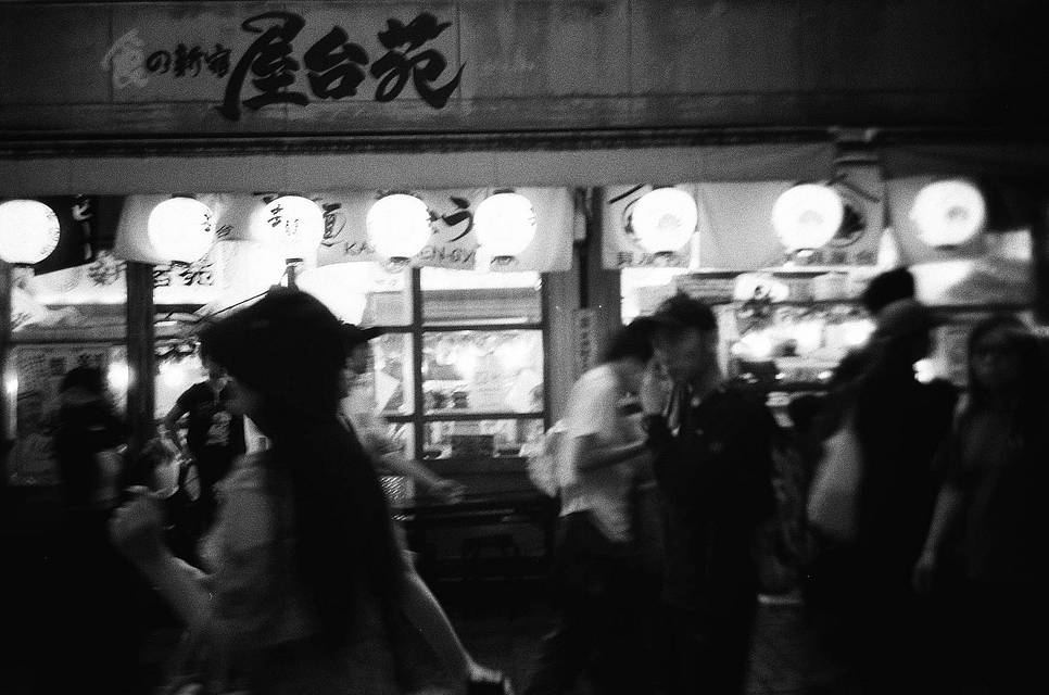 Photos by Sota Tsuchiya, Edwin Chau and Philippe Multeau | Lomo MC-A 135 全自动随拍胶片相机