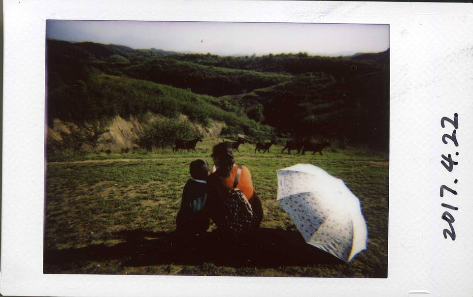 使用 Lomo’Instant Automat 自动拍立得相机拍摄