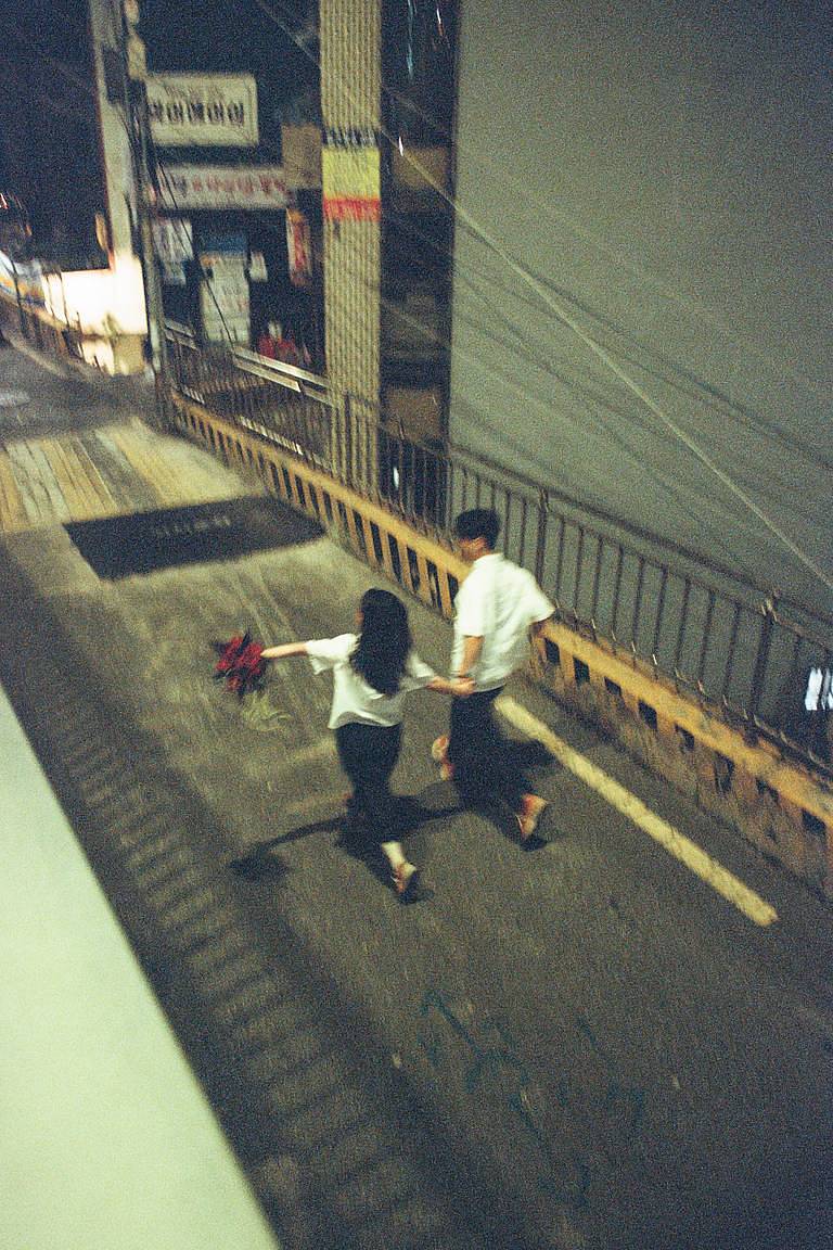 © haraefoto | Lomography Color Negative ISO 800 135 彩色负片胶卷 | Lomo 明室冲洗显影罐 135 | Model: Youngkyung Kim, Jongsu Hwang