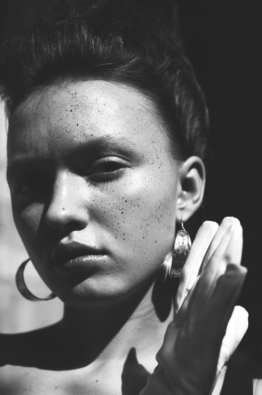 Capturing Sunlight: Photographer Tungtungtung Stunning Shots With the Babylon Kino B&W ISO 13 Film
