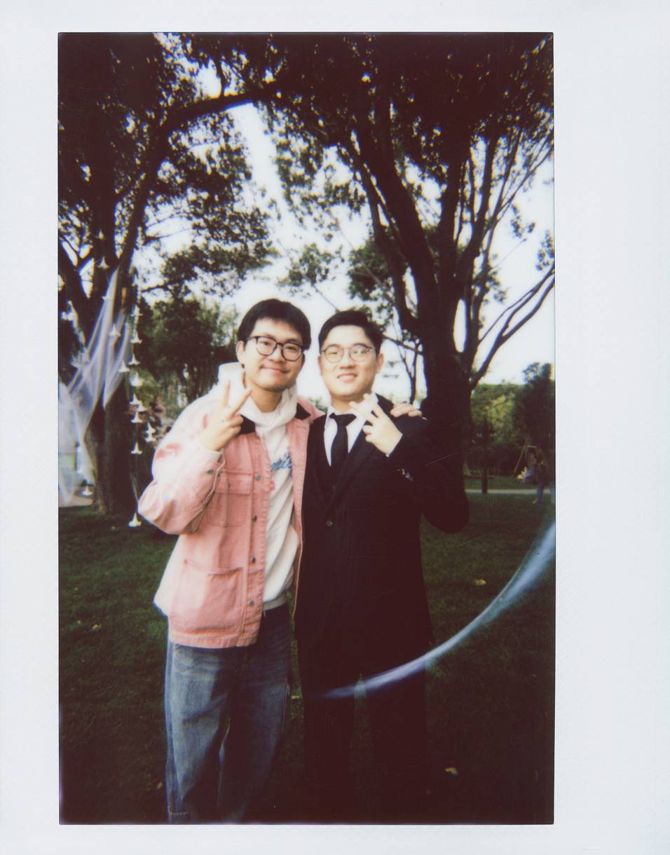 © 养乐多 | 使用 Lomo'Instant Wide 宽幅拍立得相机套装－经典墨黑色 拍摄