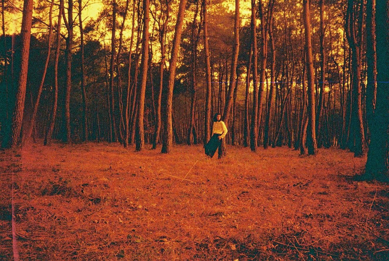 © 空调水 ，模特：欧阳 | 使用 Lomo MC-A 135 全自动随拍胶片相机 &amp; Lomography Redscale XR ISO 50-200 135 红调负片胶卷 拍摄