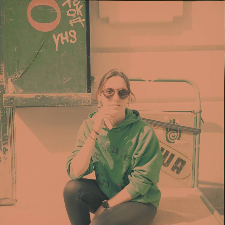 由 eparrino 拍摄的照片 | 使用 E-6 冲洗 Lomography ISO 400 彩色负片由 keepyourselfinblue /homes/keepyourselfinblue 拍摄的照片 | 使用 E-6 冲洗 LomoChrome Purple 紫调特效负片