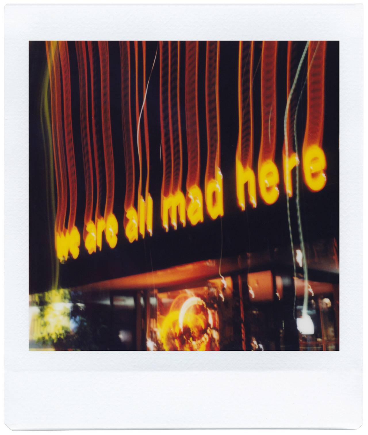 Lomography 推出了市面上最具创意的拍立得相机 - 运用多种拍摄模式和摄影配件体验天马行空的创作宇宙。