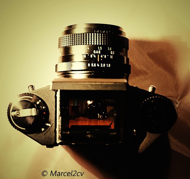 Ihagee Exa 1c – eine etwas ungewöhnliche Spiegelreflex · Lomography