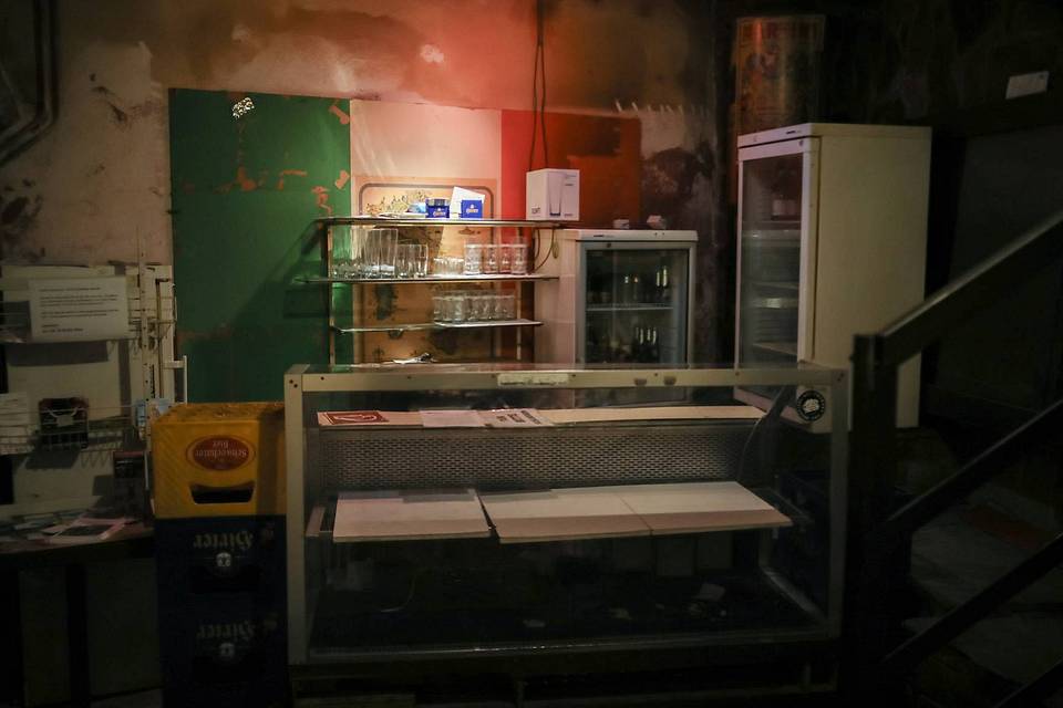 Elisa Parrino 使用 Lomogon 2.5/32 乐魔光艺术镜头拍摄