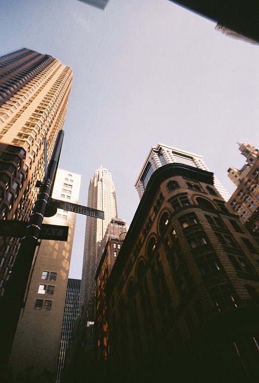 Capturing It All With the LomoApparat