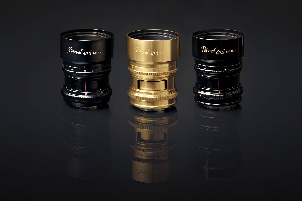 三種鏡身款式選擇 － Petzval 80.5mm f/1.9 MKII 鏡頭擁有黃銅、黑銅、黑鋁三種鏡身款式，鏡頭接口可選 Canon EF 或 Nikon F。
